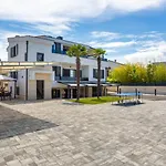 公寓 Estate 3 - Krk By Guide *