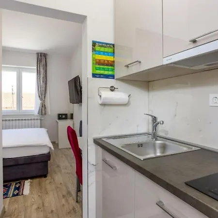 Estate 3 - Krk By Guide * Malinska