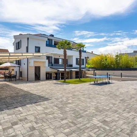 Apartman Estate 3 - Krk By Guide *