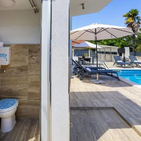 Estate 3 - Krk By Guide * Malinska