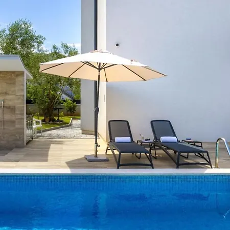 Estate 3 - Krk By Guide Daire *