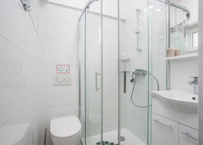 Estate 3 - Krk By Guide Apartment Malinska