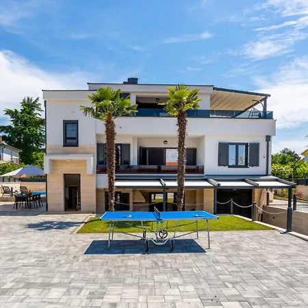 Estate 3 - Krk By Guide * Malinska