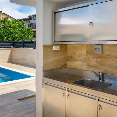 Estate 3 - Krk By Guide Apartament *